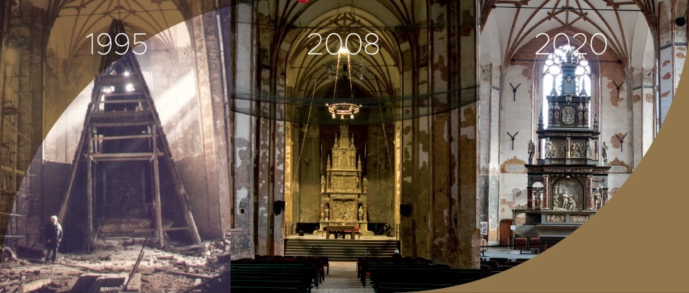 Zestawienie trzech archiwalnych zdjeć kamiennego ołtarza głównego  - z 1995, 2008 i 2020 roku. Zdjęcia prezentują różne etapy konserwacji zabytku, od znacznie zniszczonego z drewnianym rusztowaniem, przez stan konserwacji częsciowej aż po odnowienie. 